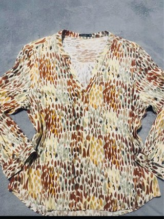 Blusa con estampado animal print