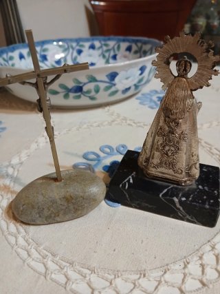 Lote religioso: Cruz y Virgen
