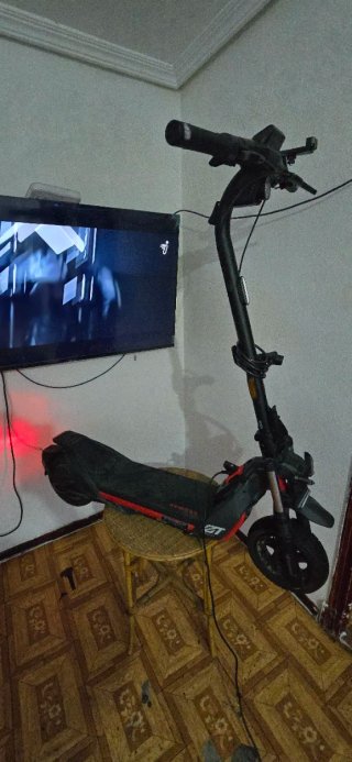 Patinete Eléctrico con Luces LED
