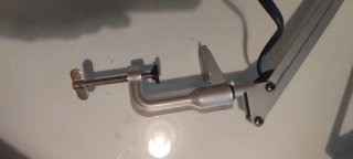 Lámpara de escritorio extensible IKEA