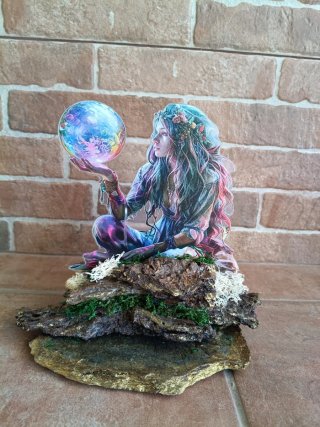 Figura Decorativa 3D Mujer con Bola