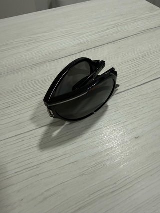 Gafas Carrera con funda negra y roja