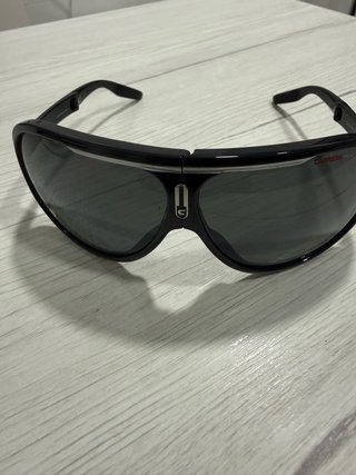 Gafas Carrera con funda negra y roja