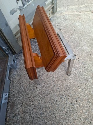 2 estanterías de madera