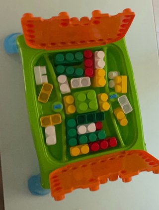 Mesa de juegos Molto Blocks con 50 piezas