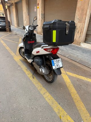 Moto Scooter Blanca