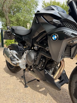 BMW F900R 2025 Negra Naked