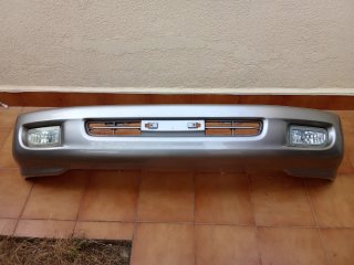 Toyota HDJ 100. Parachoques delantero y vigueta