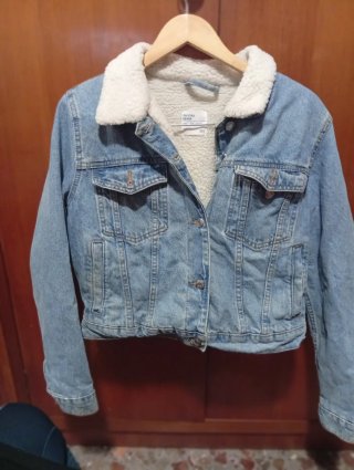 Cazadora vaquera Bershka forro borreguito