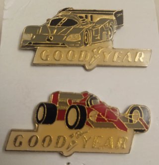 Lotes de 2 pins Liberto, Sega, Zippo y goodyear