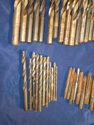 Brocas y tornillos antiguos varios tamaños y usos