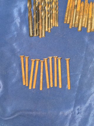 Brocas y tornillos antiguos varios tamaños y usos