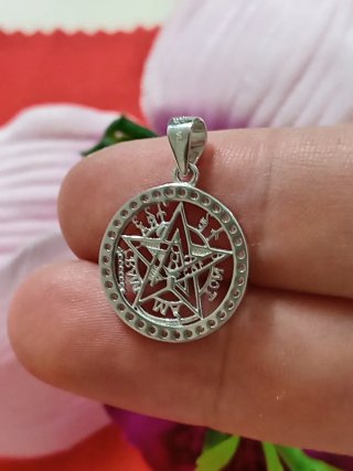 Fantástico Colgante Tetragrámaton Plata 925