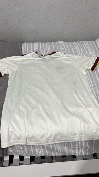 Camiseta Adidas España Oro y Blanca