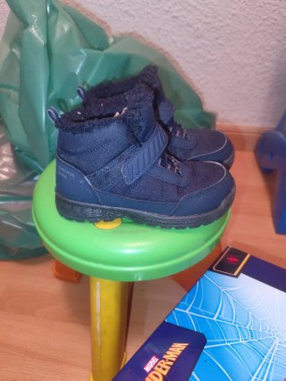 Ropa de nieve para bebé y zapatos
