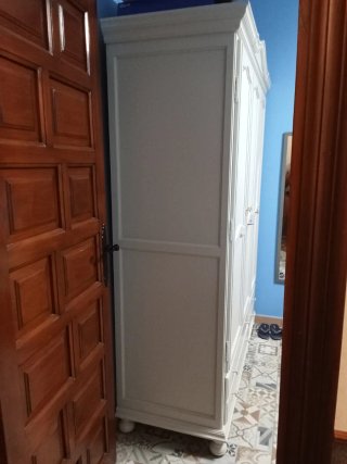Armario provenzal restaurado madera