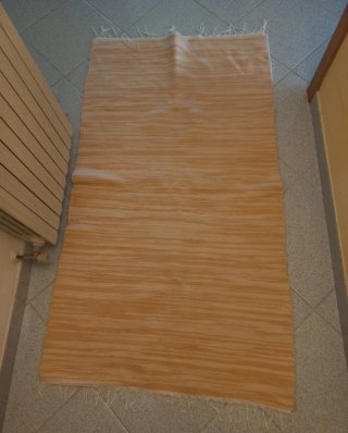 Tappeto beige e bianco