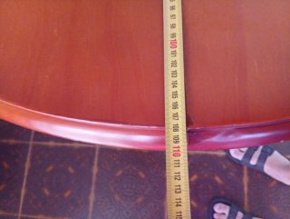 Mesa de comedor redonda de madera