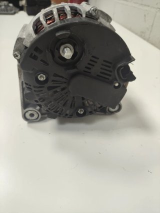 Alternador Renault Espace 3  2.2 dci de 2000.