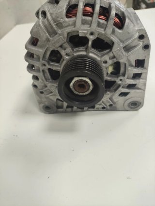 Alternador Renault Espace 3  2.2 dci de 2000.