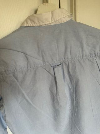 Camisa Bershka azul y blanca