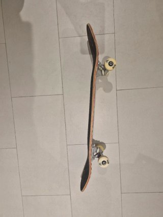 Skate marca Flip y equipo de protección Bullet