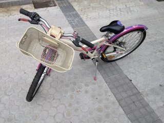 Bicicleta infantil Btwin con cesto