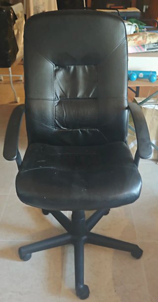Reposapiés ergonómico para silla de oficina