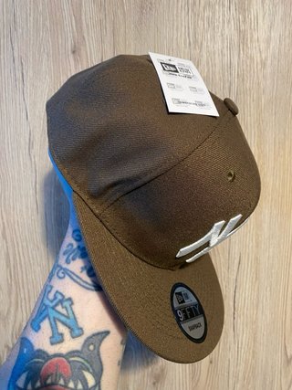 Cappello New Era Snapback Marrone regolabile