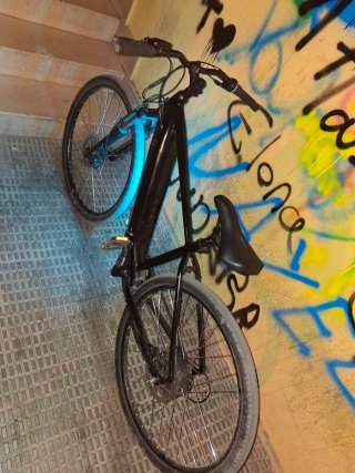 Bicicleta Eléctrica Negra