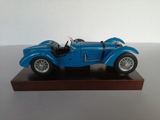 1/18 MODELLO BUGATTI TYPE 59 CON BASE ESPOSITIVA