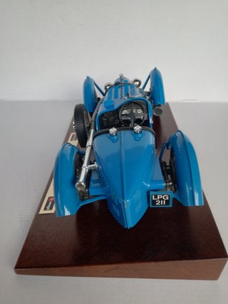1/18 MODELLO BUGATTI TYPE 59 CON BASE ESPOSITIVA