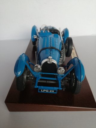 1/18 MODELLO BUGATTI TYPE 59 CON BASE ESPOSITIVA
