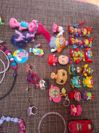 Lote de collares y pulseras infantiles