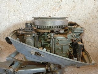 EVINRUDE eje largo y 6cv 2 t, 1978