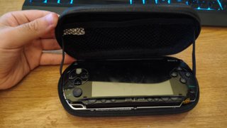PSP 1001 Negra + Cargador, Funda y Tekken