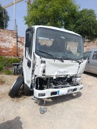 Isuzu M27 N1R AUTOMÁTICA 65000 KLM