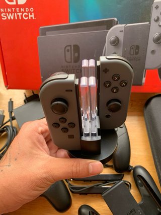 Nintendo Switch + Pack Mandos Pro + MSD 64 + Funda