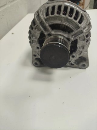 Alternador Nissan Qashqai 1.5 dci de 2009.