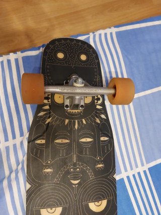 Longboard con diseño tribal