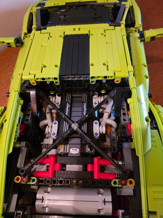LEGO Technic 42115 Lamborghini Sián FKP 37
