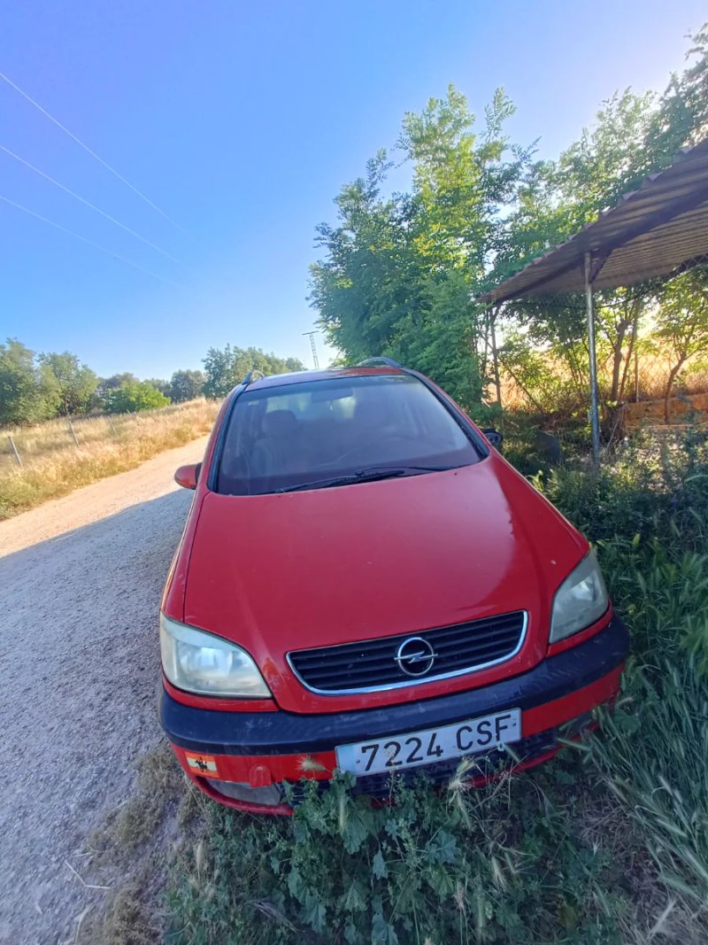 Opel Zafira 2003 - foto 1