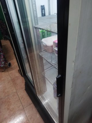 Nevera expositora refrigerada