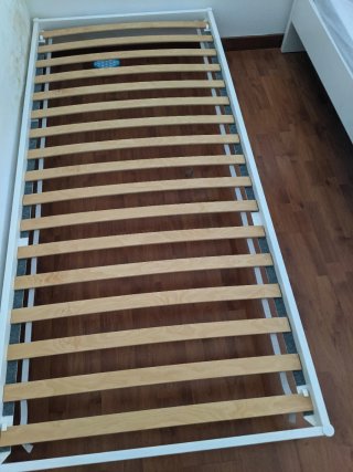 Cama Ikea metálica blanca