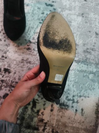 Zapatos de salón negros tacón joya