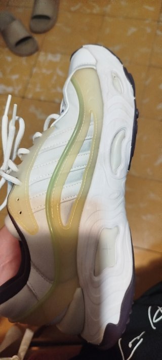 Adidas Bambas Blancas y Multicolor lo uso una vez