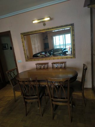 Conjunto mesa comedor, 6 sillas y espejo