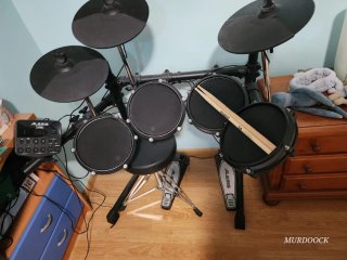 Batería Electrónica Alesis Turbo, como nueva.