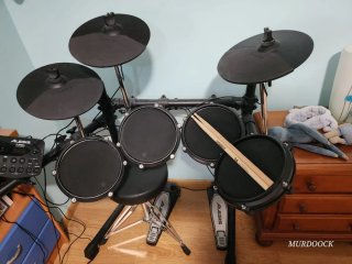 Batería Electrónica Alesis Turbo, como nueva.