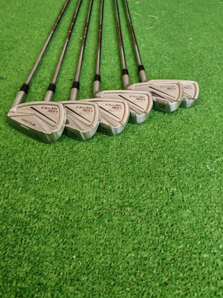 Ferros Bridgestone Tourstage X-Blade 705